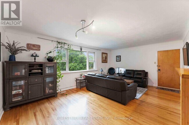 Building Photo - 964-964 Bakervale Dr