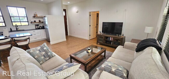 Foto del edificio - 4 br, 2 bath House - 1805 Mili Ave