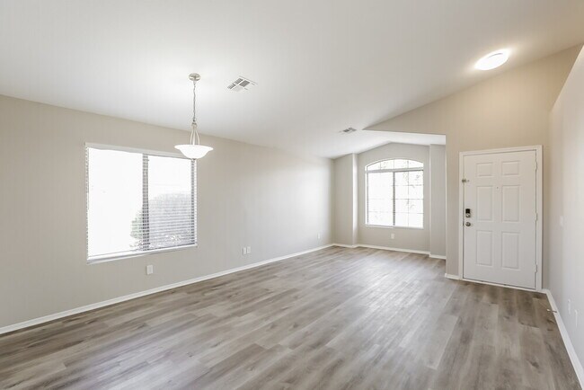 Building Photo - 15559 W Mauna Loa Ln