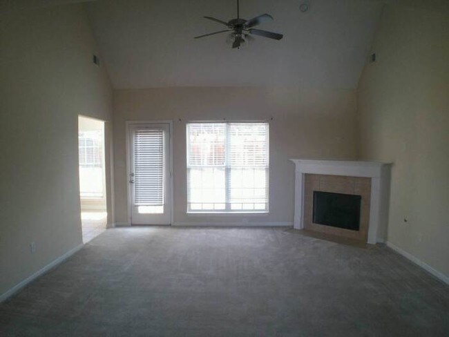 Building Photo - Incredibly Spacious 2 Story Cordova Home!