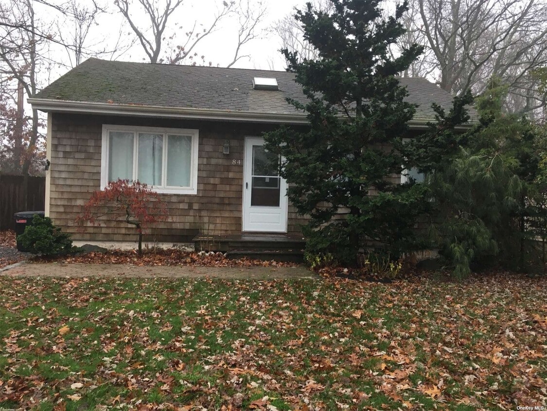 84 Parkwood Dr, Mastic Beach, NY 11951 House for Rent in Mastic Beach, NY