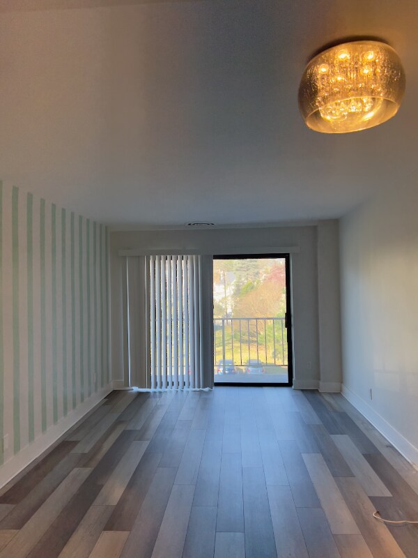 Building Photo - 575 Thayer Ave