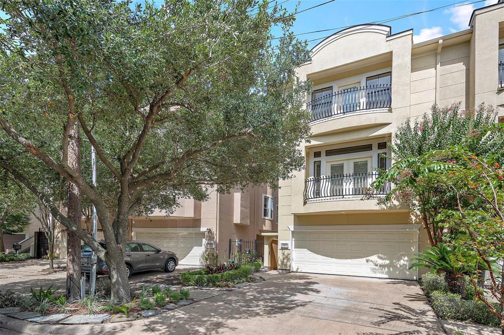 Foto principal - 4260 Childress St