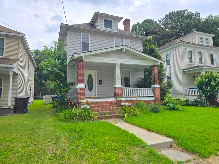 Primary Photo - Charming 3-Bedroom Home Near Lakeside Park