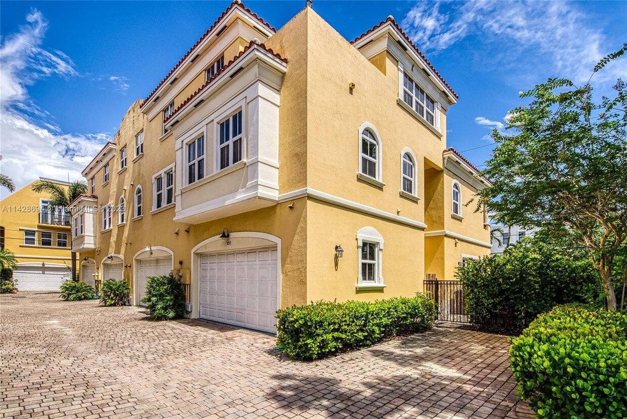 857 NE 16th Terrace, Fort Lauderdale, FL 33304 Townhome Rentals in