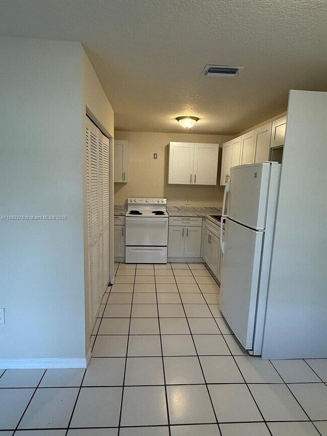 Foto del edificio - 785 SW 8th Terrace