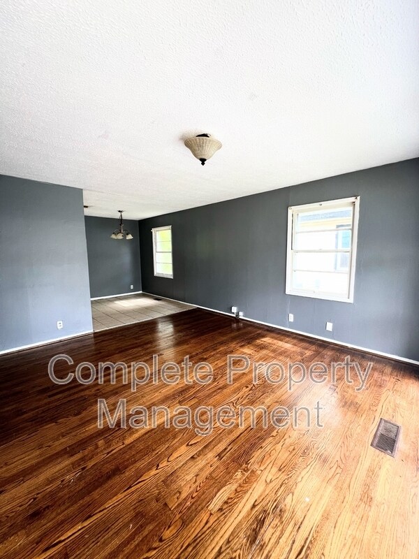 Building Photo - 4336 41st Ave N