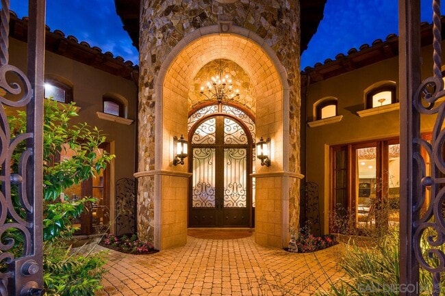 Building Photo - 5130 Rancho Del Mar Trl