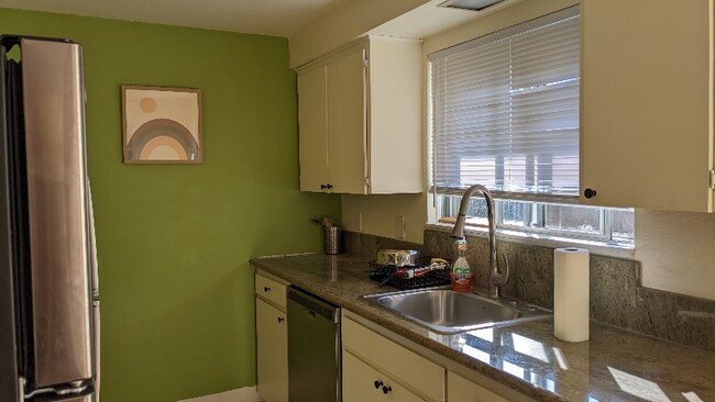 Foto del edificio - 1524 NE Junior St