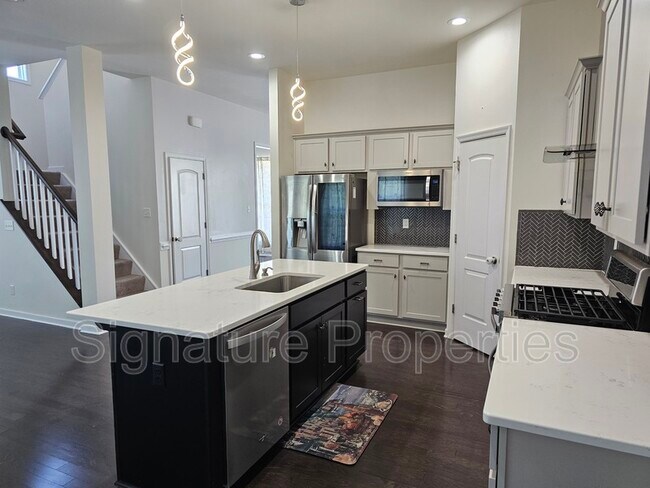 Foto del edificio - 14955 Eastborne Wy