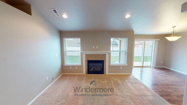 Foto del edificio - 247 Chapra *Located in Sunset Lodge, Gas F...