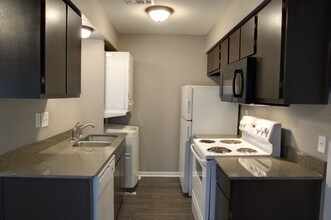 Building Photo - Oxford Oaks Apartments