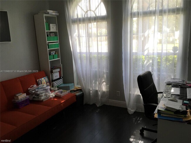 Foto del edificio - 3 br, 2.5 bath House - 16407 SW 1st Ct