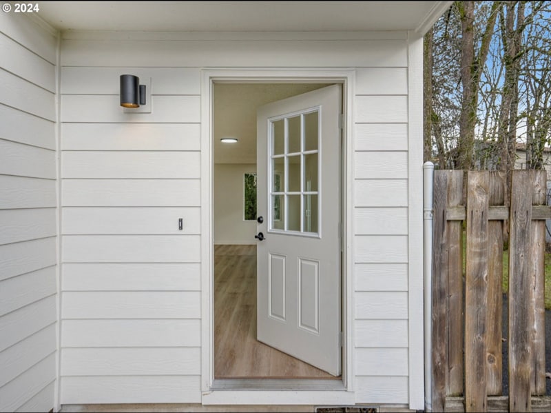 Photo - 902 NE Hacienda Ct (Gresham, OR)