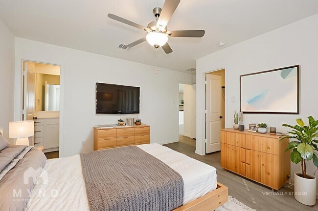 Foto del edificio - 2765 Mistwood Dr