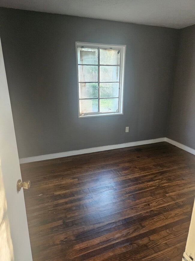 Foto del edificio - 2401 Coronet Pl