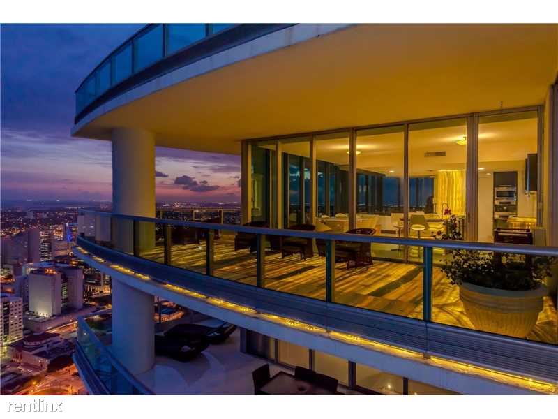 Primary Photo - 900 Biscayne Blvd