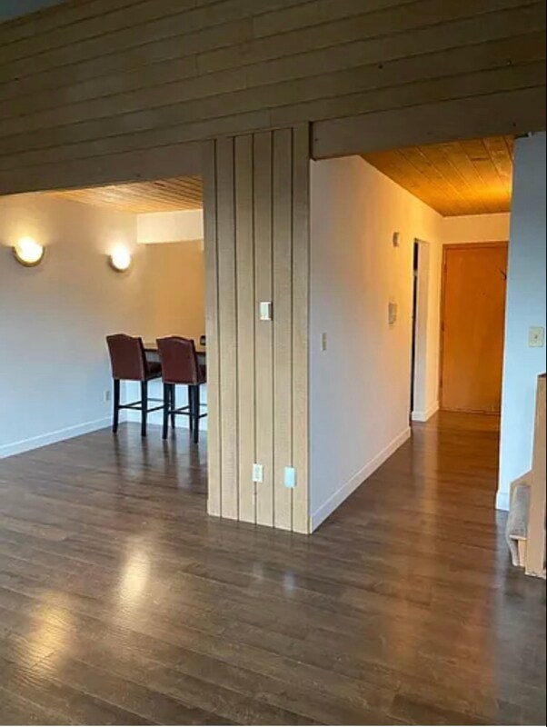 Foto del edificio - 2131 N Summit Ave