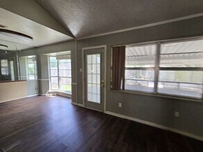 Building Photo - 1307 Cactus St