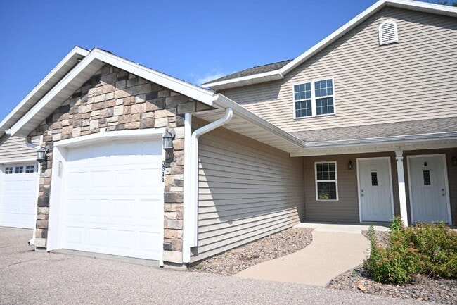 Building Photo - 3301 Echo Dells Ave