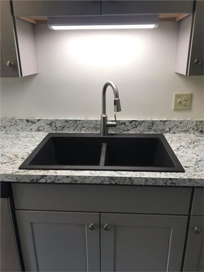 Foto del edificio - 221 Harbor Road