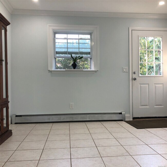 Building Photo - 115 Moffitt Blvd