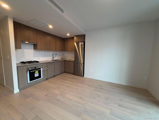 Foto del edificio - 131-02B 40th Rd