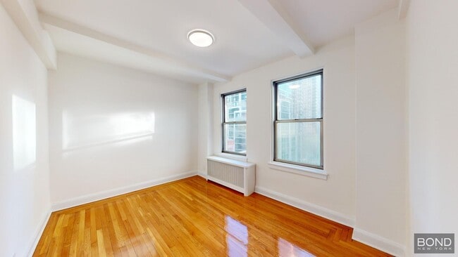 Building Photo - 301 E 38th St