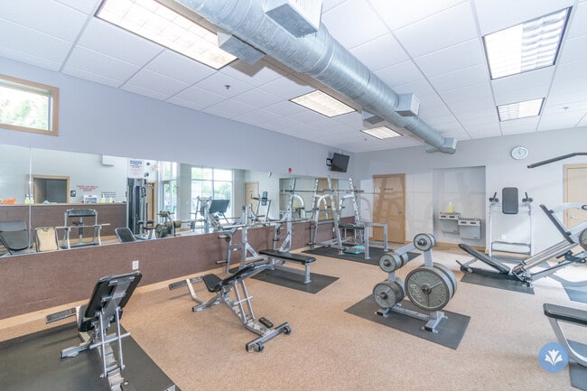 Building Photo - Chateau At Holmes Lake