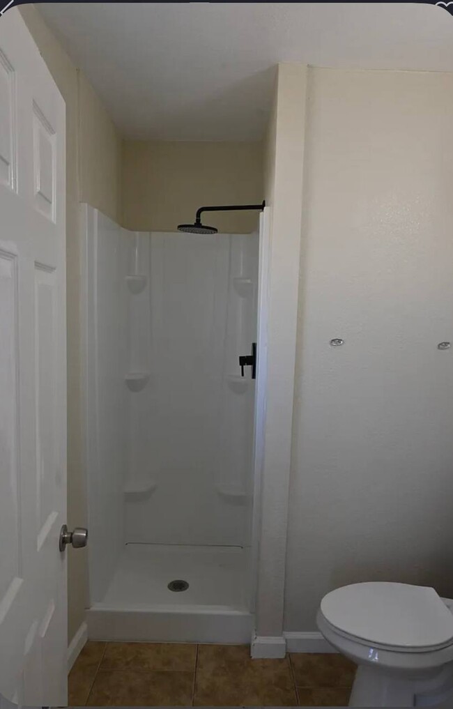 Building Photo - 74355 Cottonwood Dr