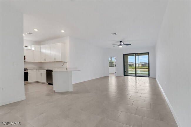 Foto del edificio - 19541 Hinkley Dr
