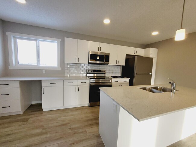 Photo du bâtiment - 1111 Cy Becker Rd NW