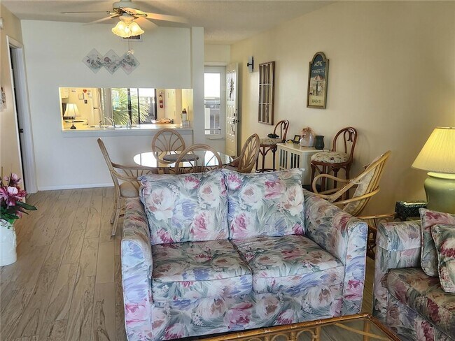 Building Photo - 6287 Bahia Del Mar Cir N