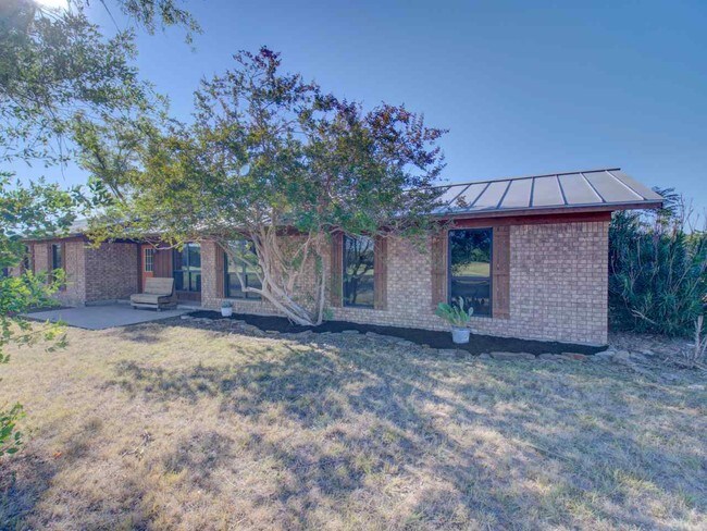 Foto del edificio - 1301 Cimarron Ranch Rd