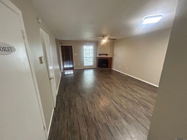 Foto del edificio - 4448 Stumberg Ln