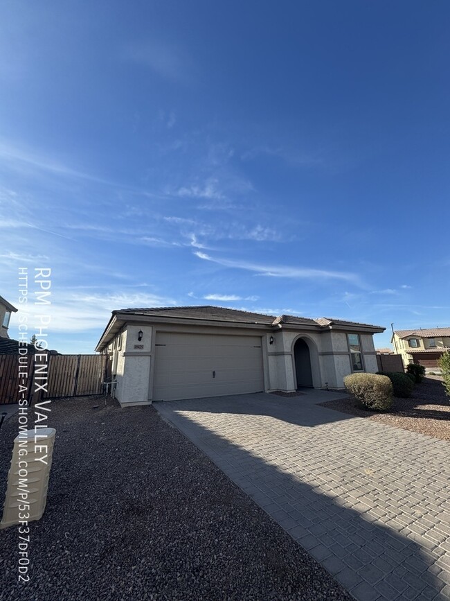 Foto del edificio - Luxury 4 bed / 3 bath home in Goodyear!