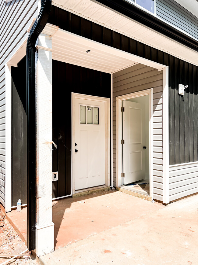 Building Photo - 203 Johnson Cir