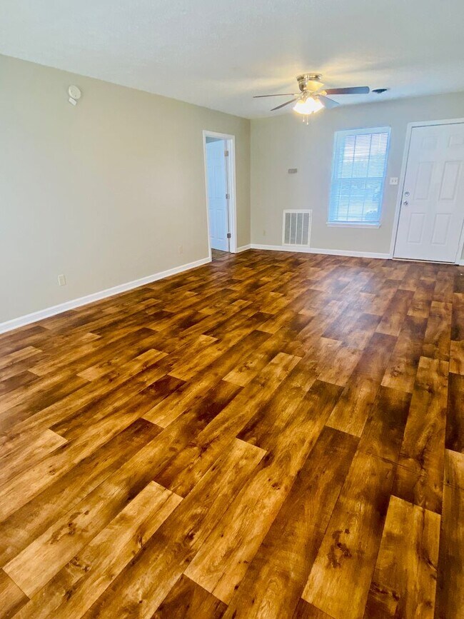 Foto del edificio - 3 Bed Home close to FT Campbell and I-24