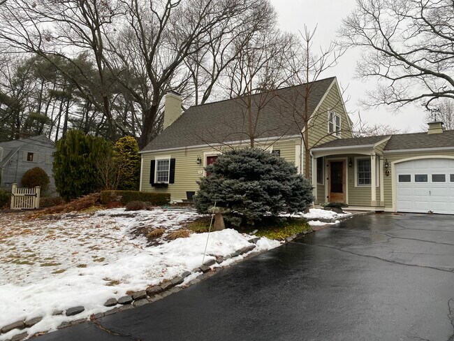 Entrada lateral - 54 Bowden Ave