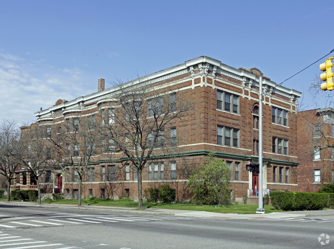 Building Photo - Hollenden Apartments