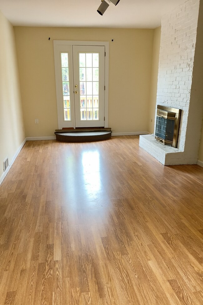 Foto del edificio - 5744 Elmer St