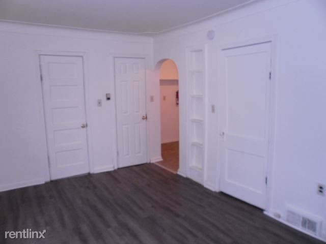 Building Photo - 2 br, 1 bath  - 1211 Wells Pl #2