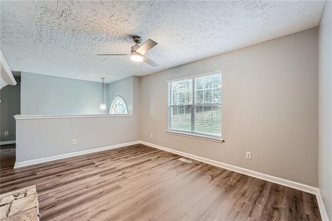Building Photo - 7 Sweetgum Ln