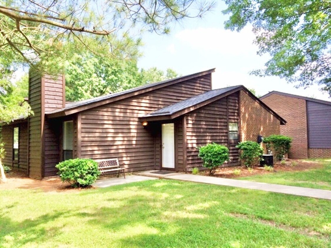 Primary Photo - Holden Village Townhome Available - Newly ...