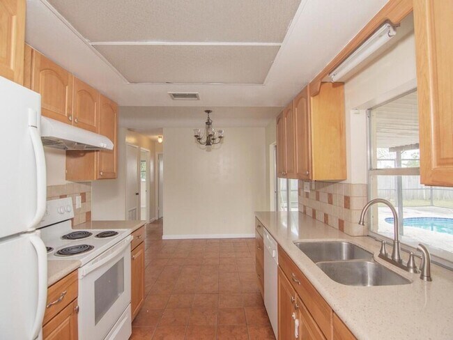 Foto del edificio - 557 SW Duval Ave