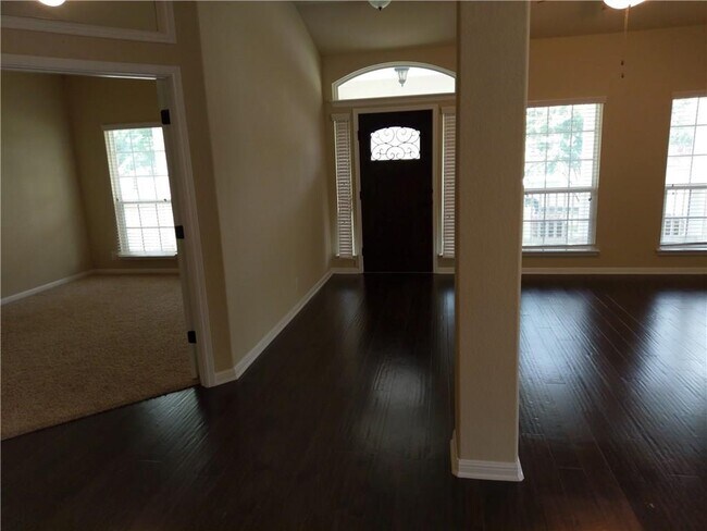 Building Photo - 801 Walnut Canyon Blvd