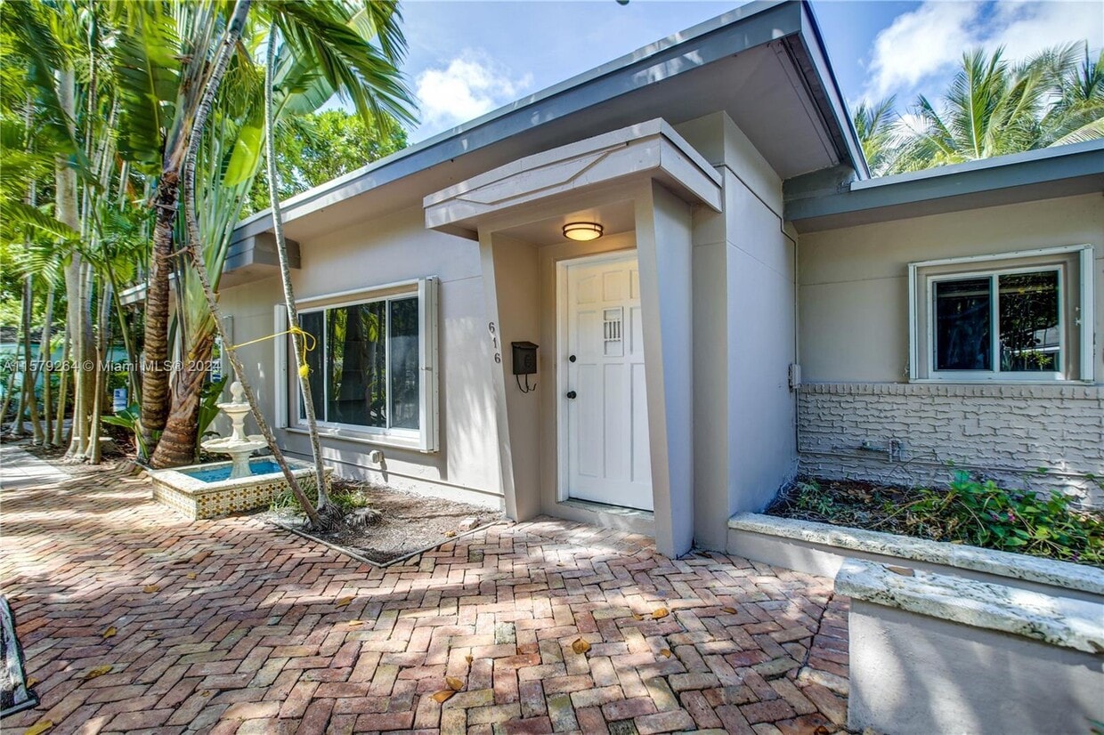 Primary Photo - 616 SW 11th Ct