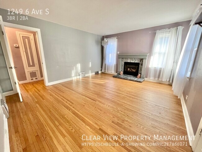 Building Photo - 3 bedroom-2 bathroom fully fenced home with garage! ? Showings available at (403) 393-8070 ?