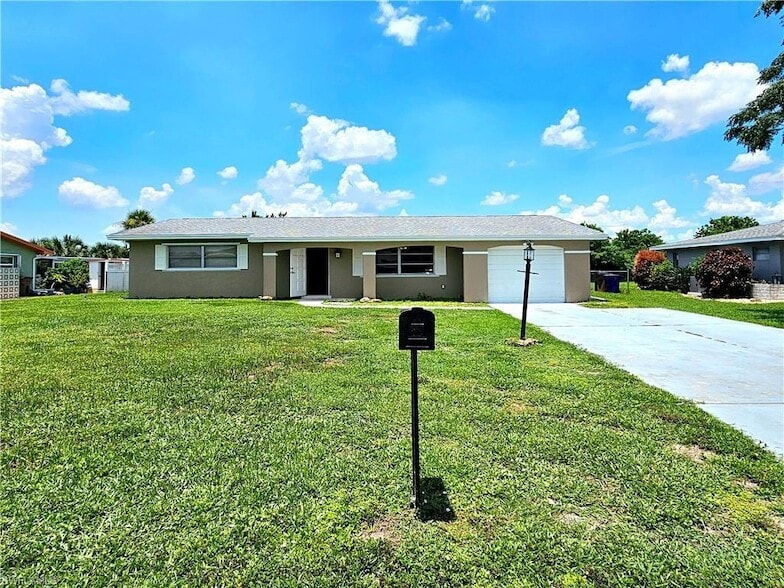 Primary Photo - 211 S Lake Dr