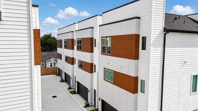 Foto del edificio - 2421 Harrington St
